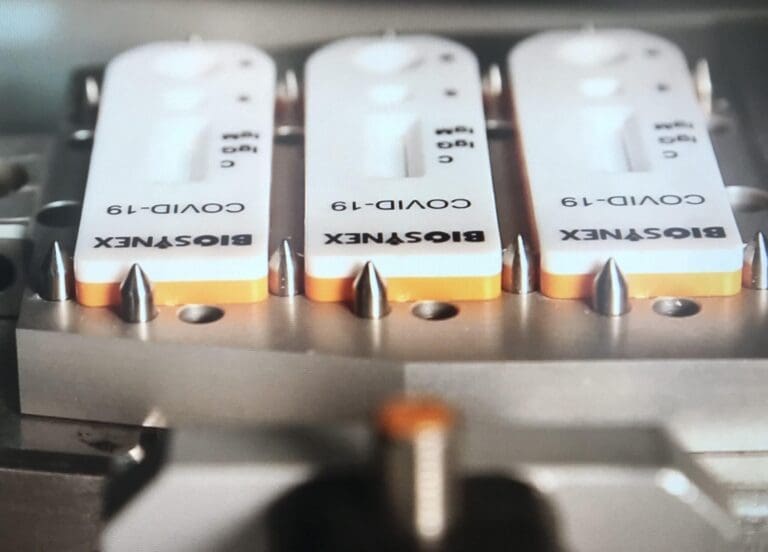 Biosynex muscle sa logistique avec ACSEP et IzyPro